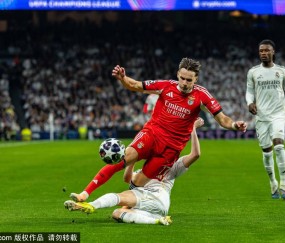 争议言论引爆伯纳乌！名嘴在《小酒馆》怒斥：皇马战曼城只是“海市蜃楼”，巴尔韦德本不该上场