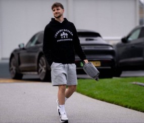 芒特带伤恢复训练，复出挽救未来！卡里克证实曼联小梅西无法首秀